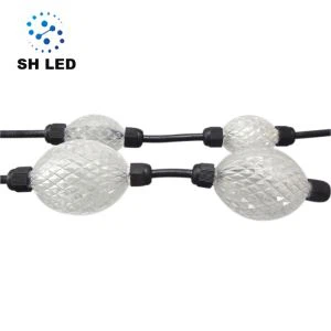 Weihnachtsdeko, das farbenreiches Pixel 3d beleuchtet, führte Ball